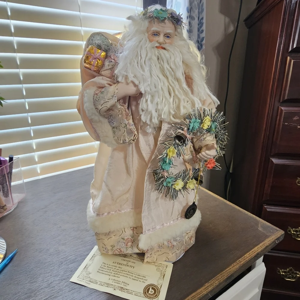 Brinn Collectible Porcelain Christmas Romance Santa 16